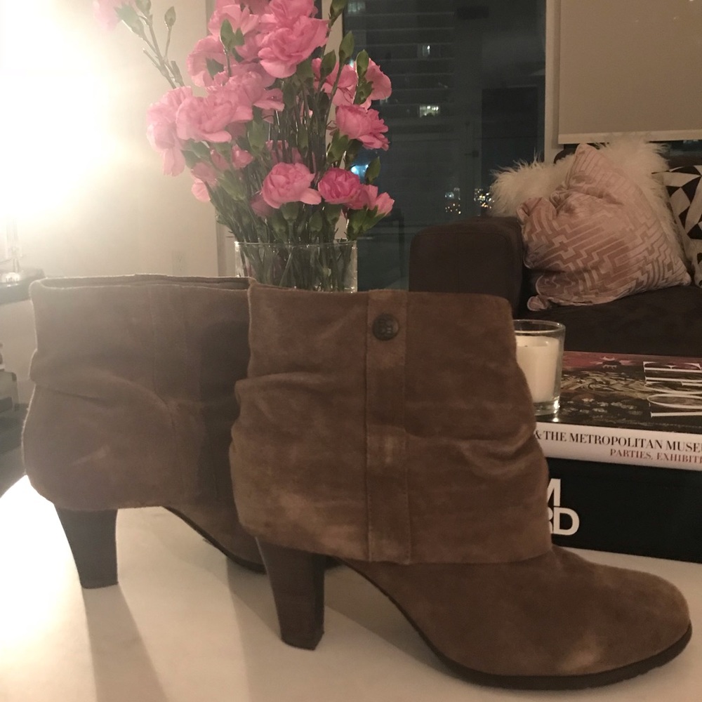 Beautiful suede BCBG boot
